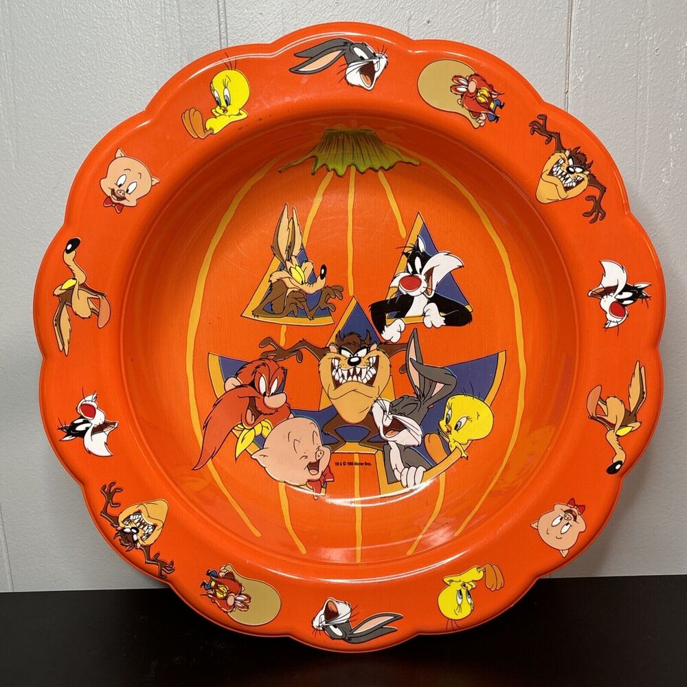 Vintage 1996 Looney Tunes Halloween Plastic Trick or Treat Candy Bowl Taz Tweety